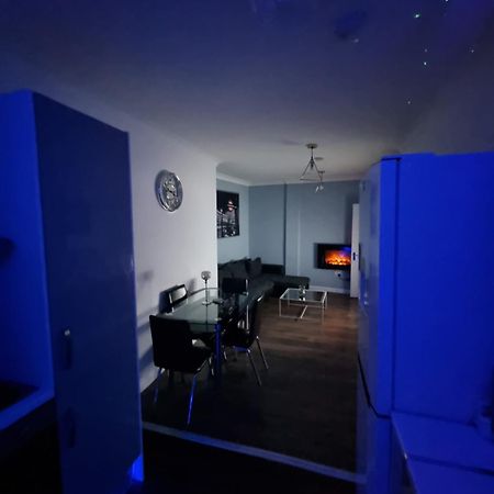 Beautiful Modern Apartment On Wick Lane Londra Esterno foto